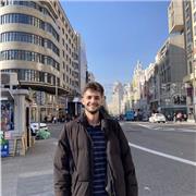 Ingeniero informático con buenas dotes en la enseñanza imparte clases de matemáticas a personas de cualquier edad